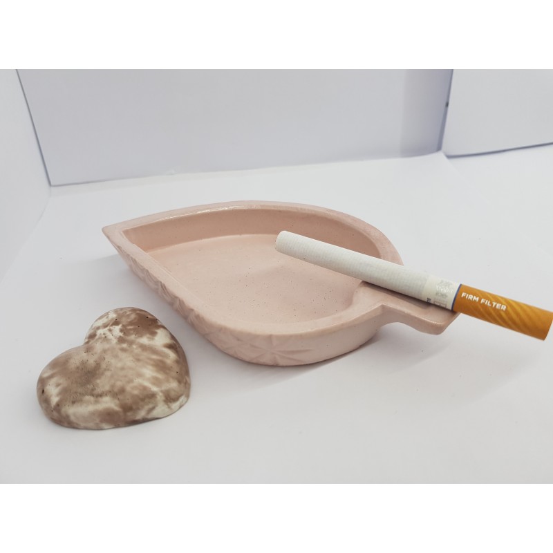 Creative ashtray Cigarette ashtray Accessories for smoking