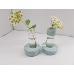 Vase for flowers made of concrete and glass Vase made of concrete and glass Vase shoes A vase in the form of a shoe